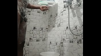 a boy in bath tub blowing a old lady fuck