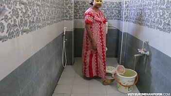 www6349teasing babe taking shower