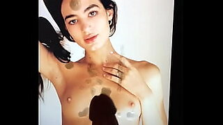 10 years girl and 20 years boy very sexy video