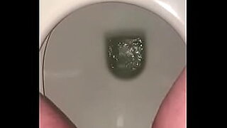 japanese girls pissing toilet
