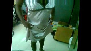 tamil girl saree blouse remove